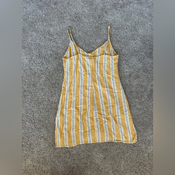 Two casual linen dresses - Picture 11 of 11